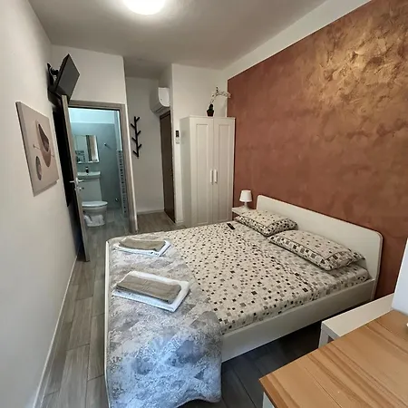 Capri Nocleg ze śniadaniem 3*